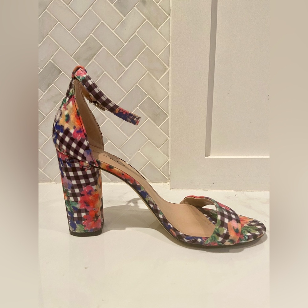 Fun Floral Spring Sandal - Picture 3 of 9